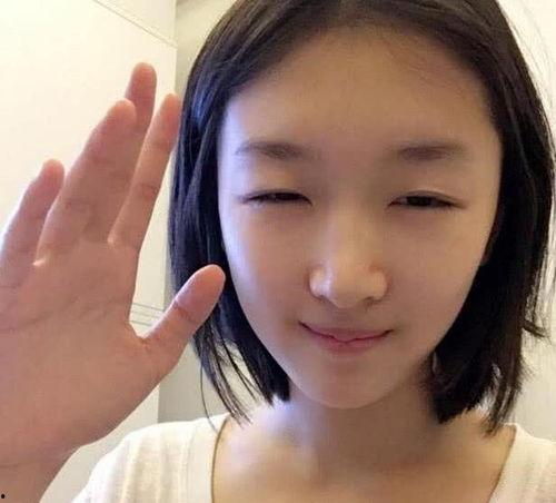 周冬雨双眼皮前后照片,见证美丽逆袭之路